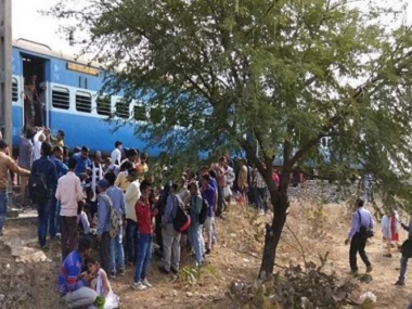 Bhopal-Ujjain passenger train blast: Explosion injures 6; cops say short-circuit could've caused it Bhopal-Ujjain passenger train blast: Explosion injures 6; cops say short-circuit could've caused it