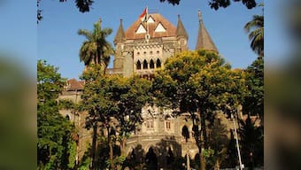 Bombay HC voices displeasure over journalists wearing jeans, T-shirts to court