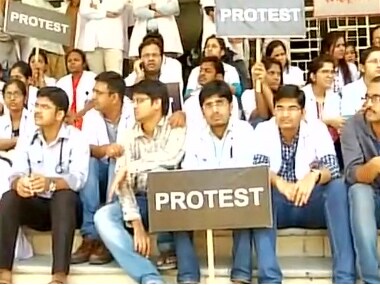 Maharashtra Association of Resident Doctors protest over recent incidents of assault against doctors. Image courtesy: Twitter/@ANI_news