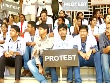 Maharashtra doctors' strike: 4000 doctors go on mass leave; demand for safety Maharashtra doctors' strike: 4000 doctors go on mass leave; demand for safety