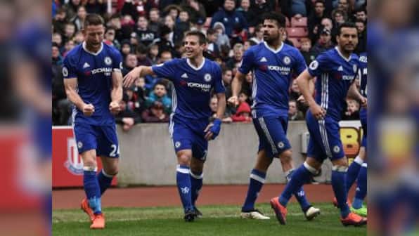 Premier League roundup: Chelsea inch closer to the title with late win at Stoke, West Brom thump Arsenal