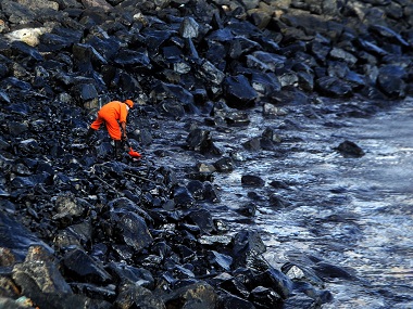 Chennai oil spill: Damage much worse than originally reported, 150 tonne of sludge to be cleaned up Chennai oil spill: Damage much worse than originally reported, 150 tonne of sludge to be cleaned up