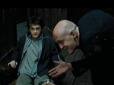 'Tom the Innkeeper' from Harry Potter films gets injured in a horrific car crash