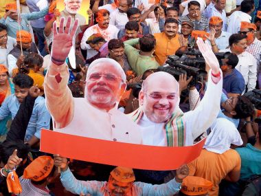 Narendra Modi in Odisha: PM visits Lingaraj temple in Bhubaneswar, meets families of freedom fighters Narendra Modi in Odisha: PM visits Lingaraj temple in Bhubaneswar, meets families of freedom fighters