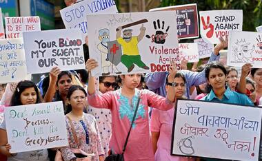 Maharashtra doctors call off five-day old strike, evoke countrywide support from medical fraternity