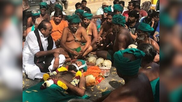 Tamil Nadu farmers protest in Delhi: Desperate to be heard, agitators turn to the macabre