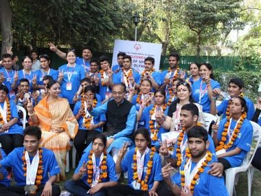 Vijay Goel felicitated India's Special Olympic athletes. Twitter/ @VijayGoelBJP
