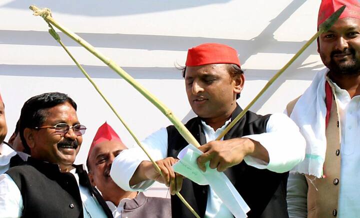 UP Election 2017: EC issues showcause notice to Akhilesh for bribery remark