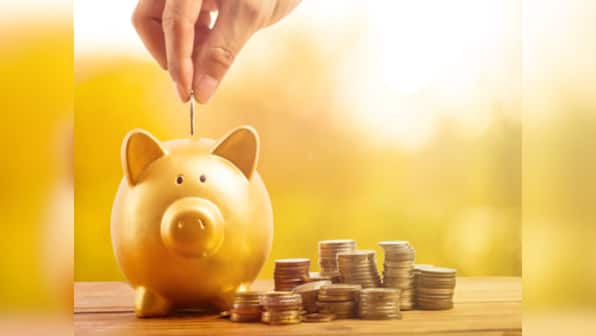 Why equity is a better bet than gold, realty
