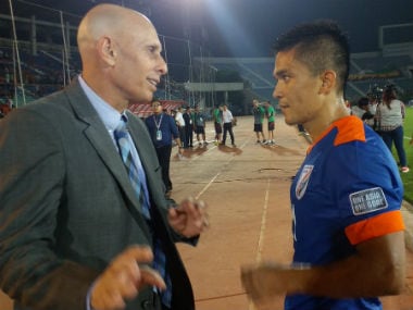 India coach Stephen Constantine (L) with captain Sunil Chhetri. Image courtesy: Twitter/@IndianFootball