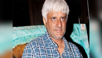 Vikram Bhatt's next 1921 starring Zarine Khan, Karan Kundra has begun shooting
