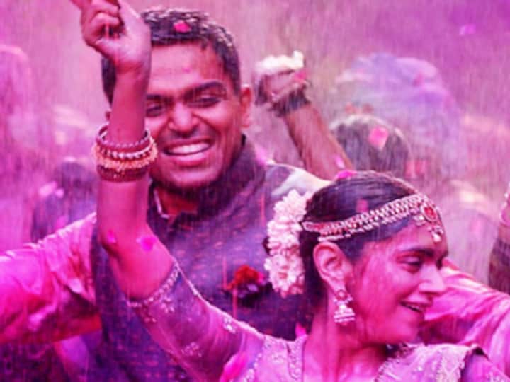 Kaatru Veliyidai: Mani Ratnam's film looks like a painting; Karthi and Aditi shine, says twitter