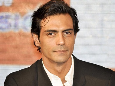 Arjun Rampal named in assault complaint; fan alleges actor threw camera at his head Arjun Rampal named in assault complaint; fan alleges actor threw camera at his head