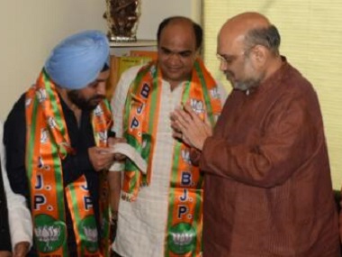 MCD polls: Arvinder Singh Lovely joins BJP in a major jolt to Congress in Delhi MCD polls: Arvinder Singh Lovely joins BJP in a major jolt to Congress in Delhi