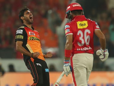 IPL 2017: Bhuvneshwar Kumar's accurate, consistent bowling secures much-needed win for SRH IPL 2017: Bhuvneshwar Kumar's accurate, consistent bowling secures much-needed win for SRH