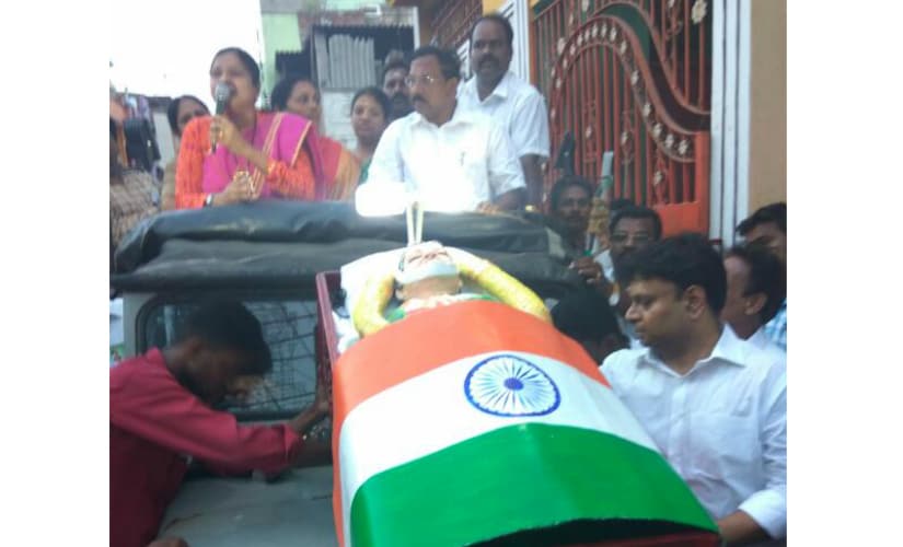 O Panneerselvam's rally in Chennai with the Jayalalithaa in the coffin.