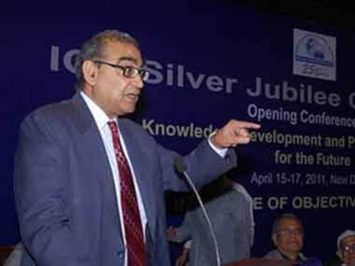 Markandey Katju at it again: Former SC judge calls Mahatma Gandhi a rascal, British agent
