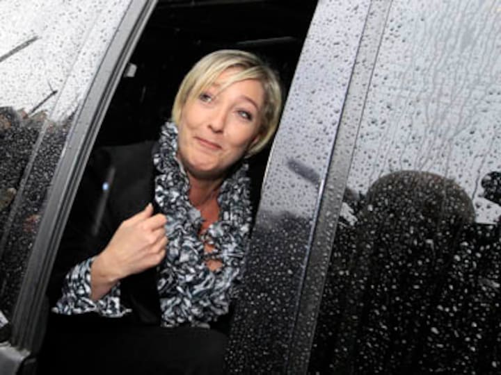 French presidential candidate Marine Le Pen vows to end immigration if elected