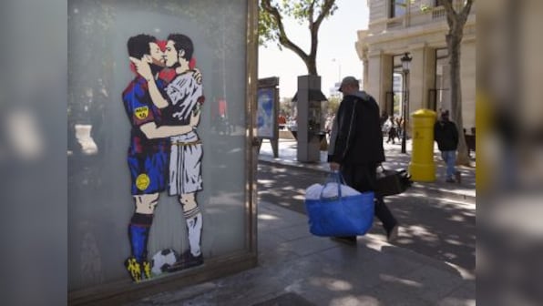 La Liga: Lionel Messi, Cristiano Ronaldo kissing graffiti causes stir days before El Clasico