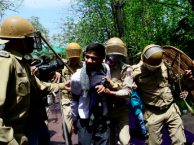 Srinagar clashes: Kashmiri Students angry with forces' excesses, unlikely to back down Srinagar clashes: Kashmiri Students angry with forces' excesses, unlikely to back down