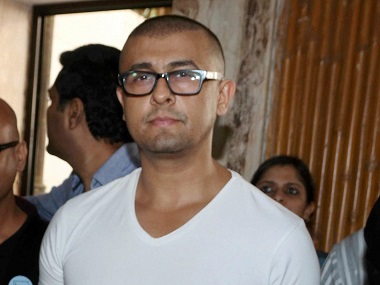 Sonu Nigam azaan row: With clerics issuing fatwas at drop of a hat, an introspection is in order for Muslims Sonu Nigam azaan row: With clerics issuing fatwas at drop of a hat, an introspection is in order for Muslims