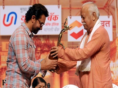 Aamir Khan makes exception for Lata Mangeshkar, accepts award after years for Dangal Aamir Khan makes exception for Lata Mangeshkar, accepts award after years for Dangal