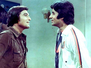 Amitabh Bachchan pays moving tribute to friend Vinod Khanna: Read it here Amitabh Bachchan pays moving tribute to friend Vinod Khanna: Read it here
