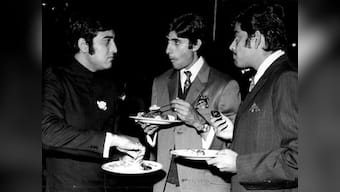 Vinod Khanna's death marked a '48-year relationship going up in flames': Amitabh Bachchan