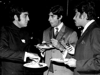 Vinod Khanna's death marked a '48-year relationship going up in flames': Amitabh Bachchan Vinod Khanna's death marked a '48-year relationship going up in flames': Amitabh Bachchan