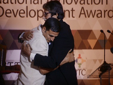 Amitabh Bachchan to appear as himself in a cameo in Akshay Kumar's PadMan Amitabh Bachchan to appear as himself in a cameo in Akshay Kumar's PadMan