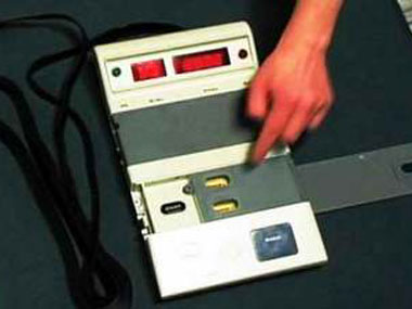 MCD Election 2017: Faulty EVMs interrupt polling in Delhi; Arvind Lovely among those affected MCD Election 2017: Faulty EVMs interrupt polling in Delhi; Arvind Lovely among those affected