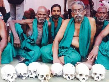 Tamil Nadu farmers suspend protest till 25 May after assurance from CM K Palaniswamy