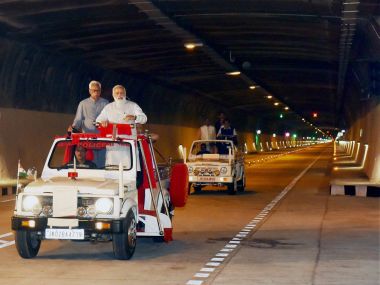 Narendra Modi inaugurates Chenani tunnel: Kashmiris focused on visuals of power play, not PM's speech Narendra Modi inaugurates Chenani tunnel: Kashmiris focused on visuals of power play, not PM's speech