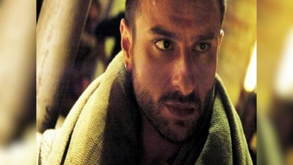 Saif Ali Khan to reprise his role as Langda Tyagi in Vishal Bhardwaj's Omkara spin-off?