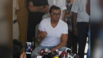 Sonu Nigam responds to 'fatwa' by shaving head; says azaan tweet is 'social topic, not religious issue'