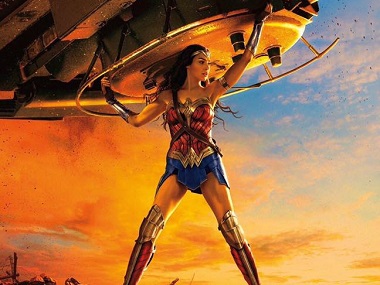 Wonder Woman poster: Gal Gadot looks effortless as she lifts military tank Wonder Woman poster: Gal Gadot looks effortless as she lifts military tank