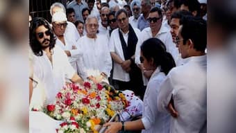 Rishi Kapoor thanks Hindi film fraternity for showing up at Vinod Khanna's funeral