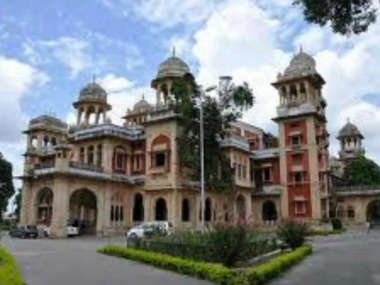 Allahabad University students turn violent after authorities order hostels to be vacated for summer break Allahabad University students turn violent after authorities order hostels to be vacated for summer break