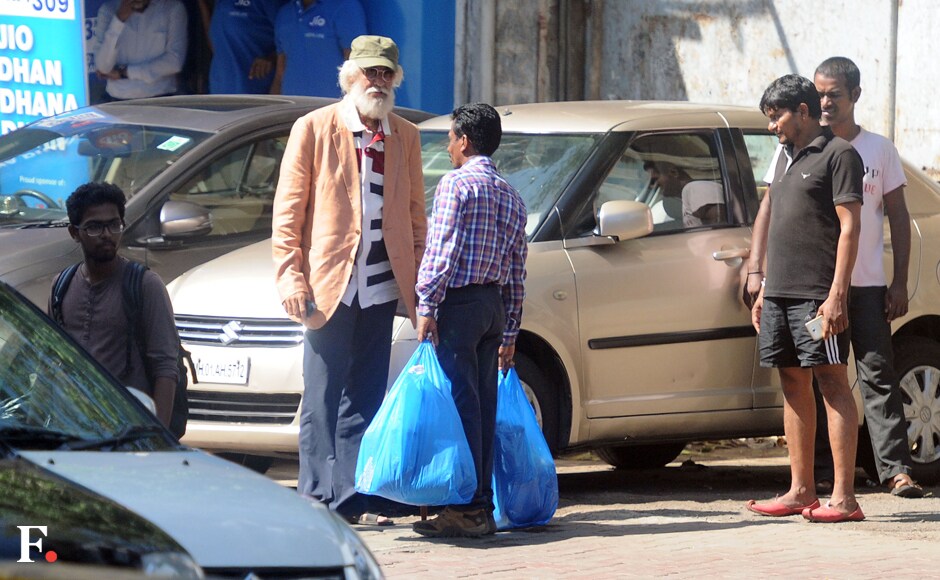 Photos: Rishi Kapoor And Amitabh Bachchan's Body Double Shoot For ...