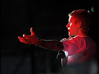 Justin Bieber's India concert: Did 'Sorry' singer cheat Beliebers by lip syncing at a 'live' gig? Justin Bieber's India concert: Did 'Sorry' singer cheat Beliebers by lip syncing at a 'live' gig?