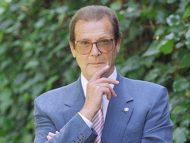 Roger Moore, famous for playing James Bond, passes away aged 89 after battle with cancer Roger Moore, famous for playing James Bond, passes away aged 89 after battle with cancer