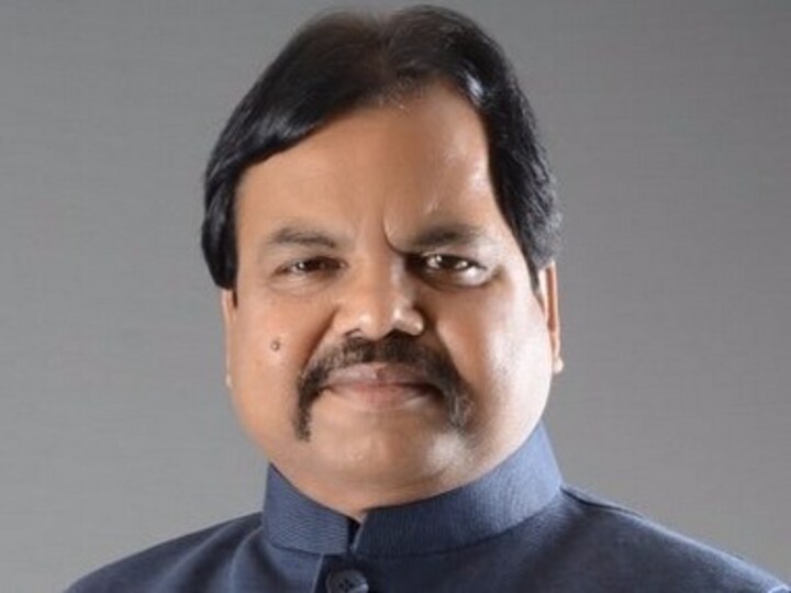Shiv Sena MLA Gautam Chabukswar sends 'substitute' to visit drought-hit village in Maharashtra