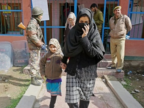 Anantnag bypoll: Home ministry rejects EC's demand for aditional security, offers only 30,000 personnel Anantnag bypoll: Home ministry rejects EC's demand for aditional security, offers only 30,000 personnel