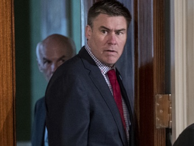 Mike Dubke resigns as White House communications director, ending three crisis-prone months in charge Mike Dubke resigns as White House communications director, ending three crisis-prone months in charge