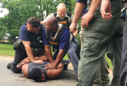 Mississippi shooting: Man kills 8, including sheriff's deputy; says he didn't want to be caught alive Mississippi shooting: Man kills 8, including sheriff's deputy; says he didn't want to be caught alive