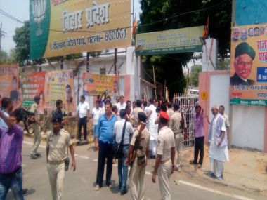 RJD workers attack BJP office in Patna, pressure mounts on Nitish Kumar govt RJD workers attack BJP office in Patna, pressure mounts on Nitish Kumar govt