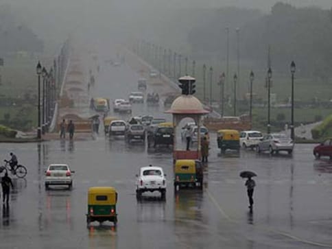 Monsoon hits Kerala, North East India as predicted by IMD: Cyclone Mora aided premature rainfall Monsoon hits Kerala, North East India as predicted by IMD: Cyclone Mora aided premature rainfall