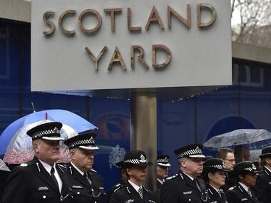 Scotland Yard to use private guards in counter-terror strategy to identify potential threats