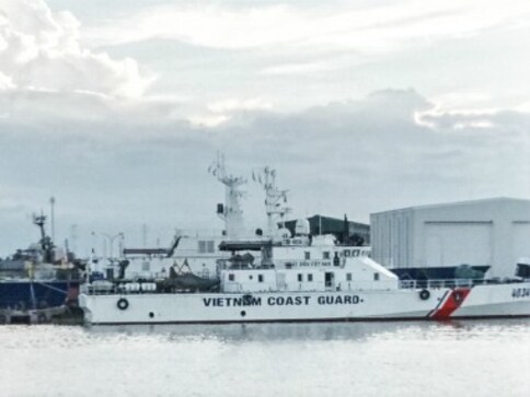 United States delivers 6 coastal patrol boats to Vietnam coast guard ...