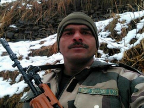 Tej Bahadur Yadav in Congress event: Why dragging security forces to politics is a bad idea Tej Bahadur Yadav in Congress event: Why dragging security forces to politics is a bad idea